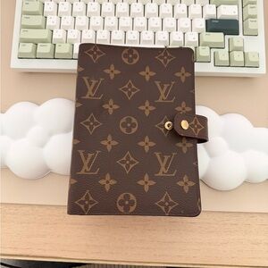 Louis Vuitton Medium ring agenda